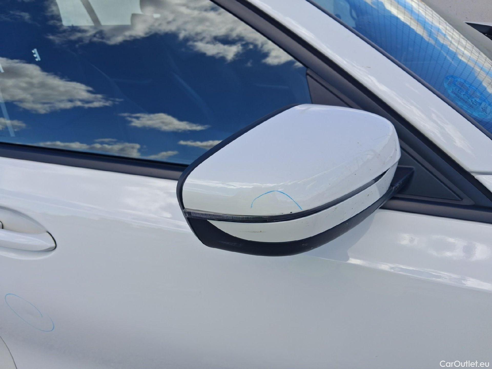  Bmw  Serie 3 BMW  / 2018 / 4P / sedán 318d Auto. #20