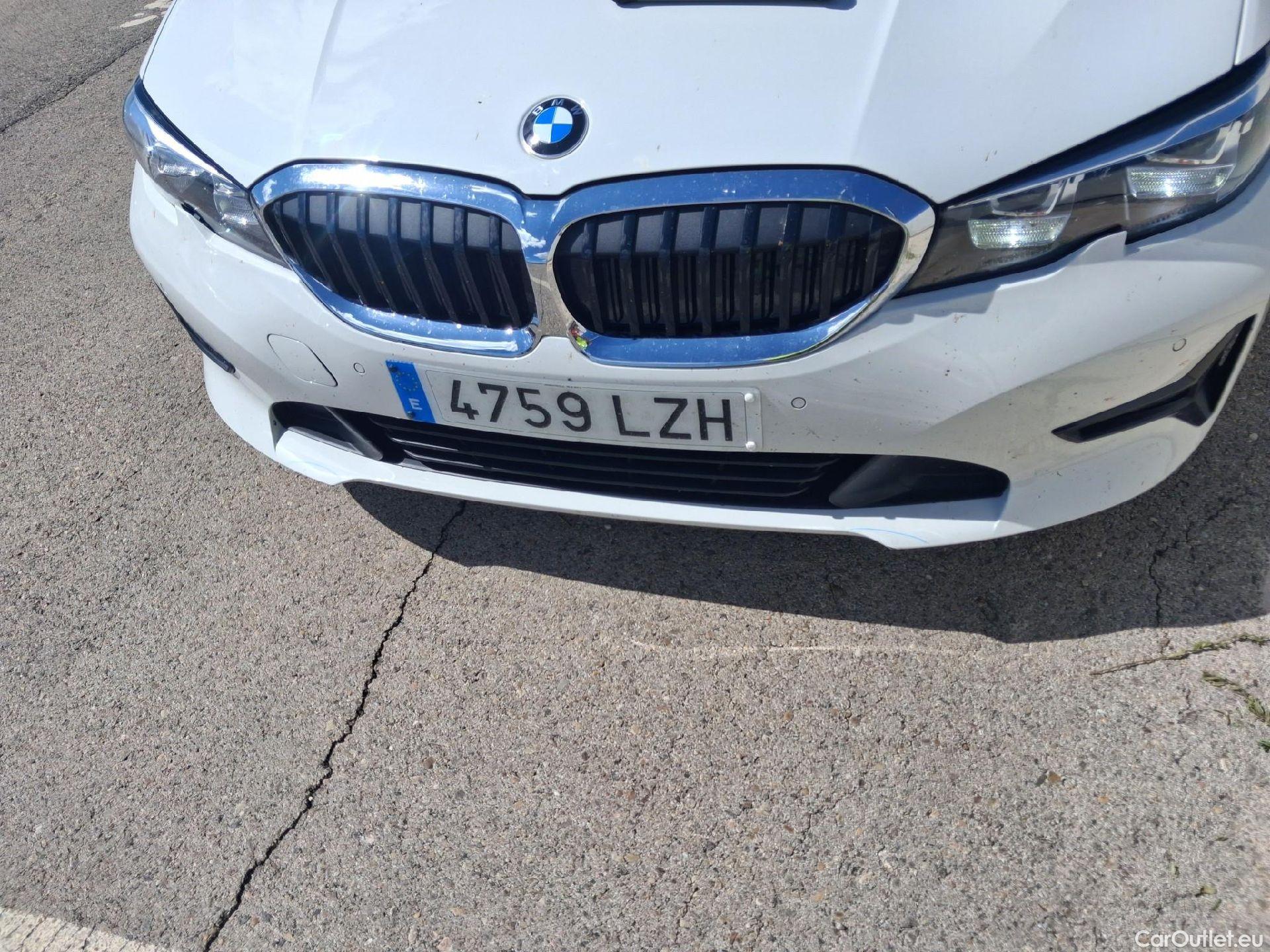  Bmw  Serie 3 BMW  / 2018 / 4P / sedán 318d Auto. #4