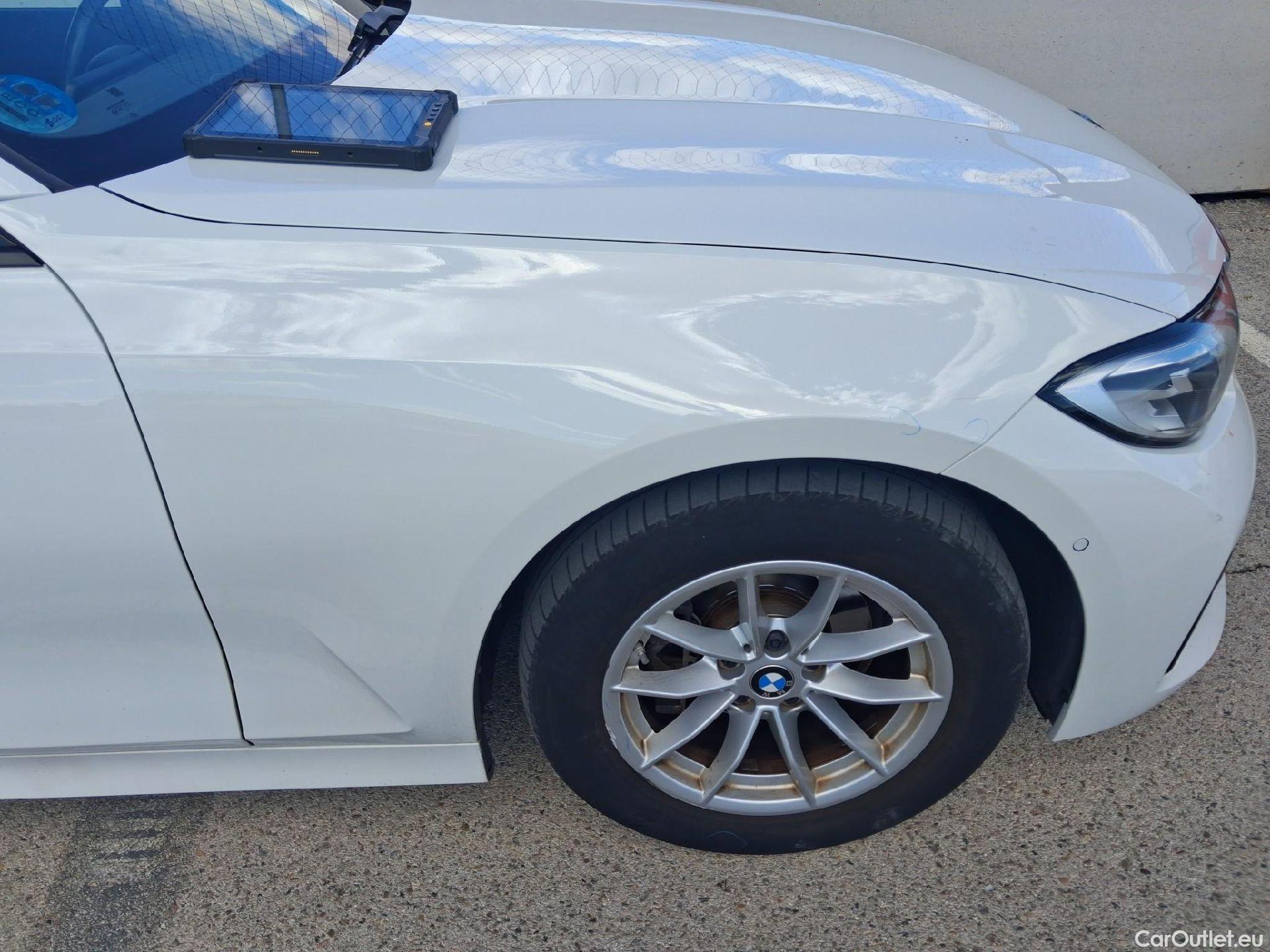  Bmw  Serie 3 BMW  / 2018 / 4P / sedán 318d Auto. #19