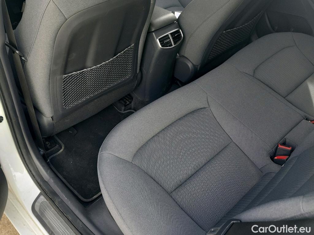 Hyundai   Ioniq HYUNDAI / 2019 / 5P / berlina con portón 1.6 GDI HEV Tecno DCT #22