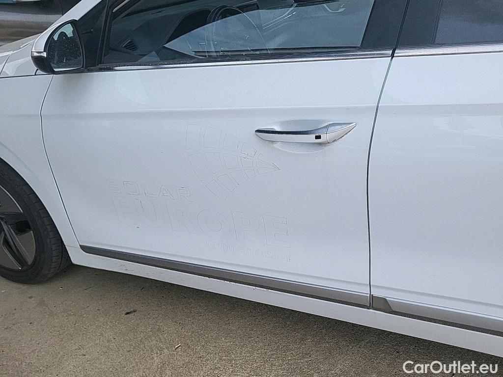  Hyundai   Ioniq HYUNDAI / 2019 / 5P / berlina con portón 1.6 GDI HEV Tecno DCT #9