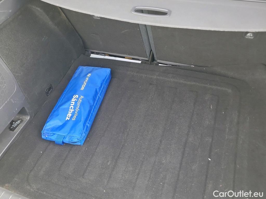 Hyundai   Ioniq HYUNDAI / 2019 / 5P / berlina con portón 1.6 GDI HEV Tecno DCT #21