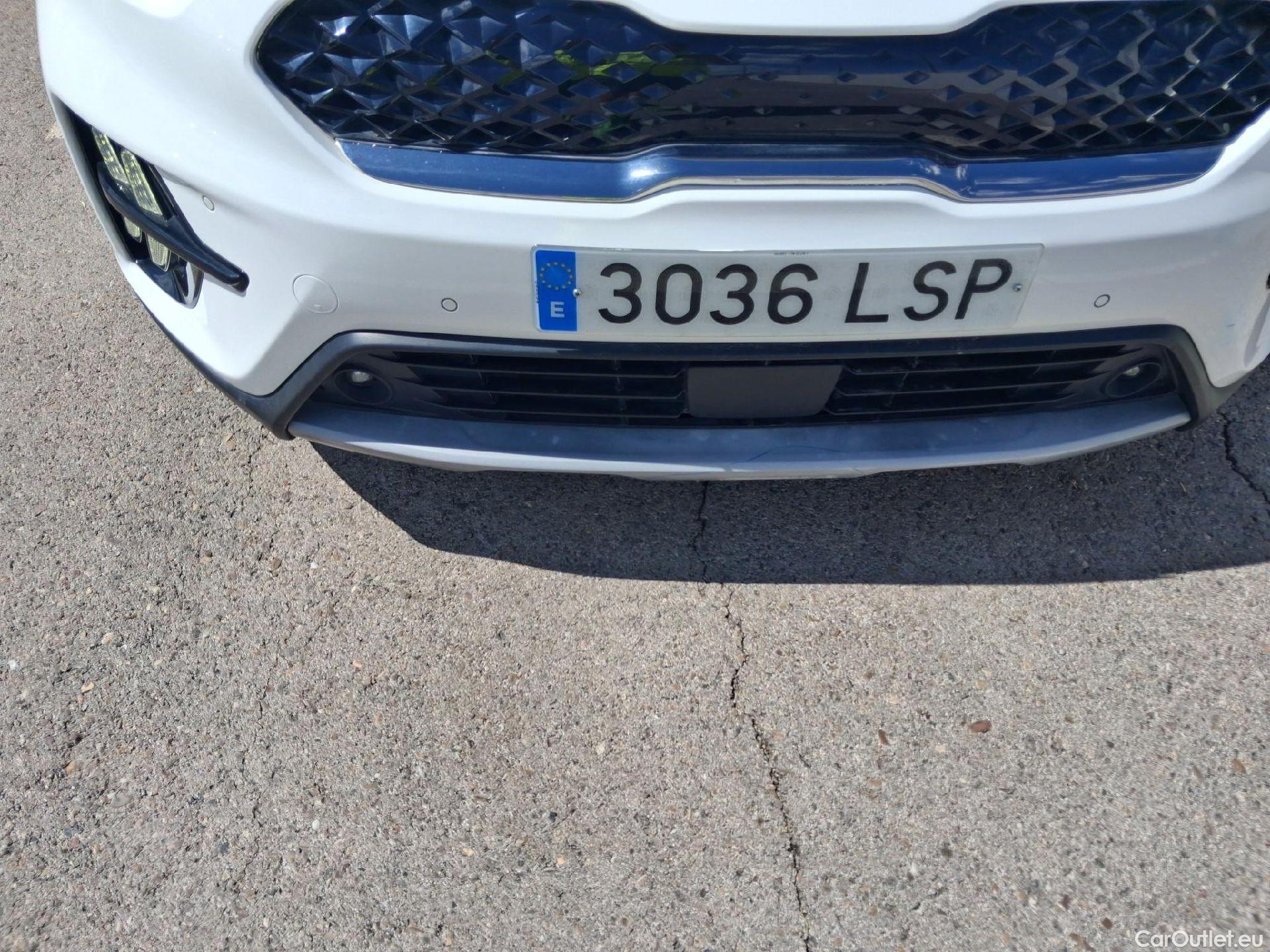  KIA  Niro KIA  / 2019 / 5P / crossover 1.6 GDi PHEV 104kW (141CV) Drive #9