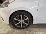  Peugeot  208 PEUGEOT  / 2015 / 5P / BERLINA ALLURE BLUEHDI 75CV #111