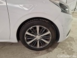  Peugeot  208 PEUGEOT  / 2015 / 5P / BERLINA ALLURE BLUEHDI 75CV #113