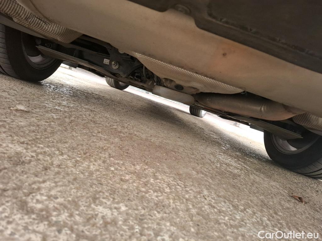  Bmw  Serie 3 BMW Série 3 Touring / 2022 / 5P / Break 320e 204ch BVA8 Hybride #8