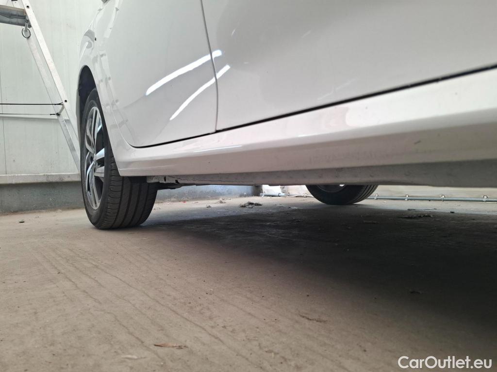  Peugeot  208  Allure Business 1.2 PureTech 100CV BVM6 E6d #12