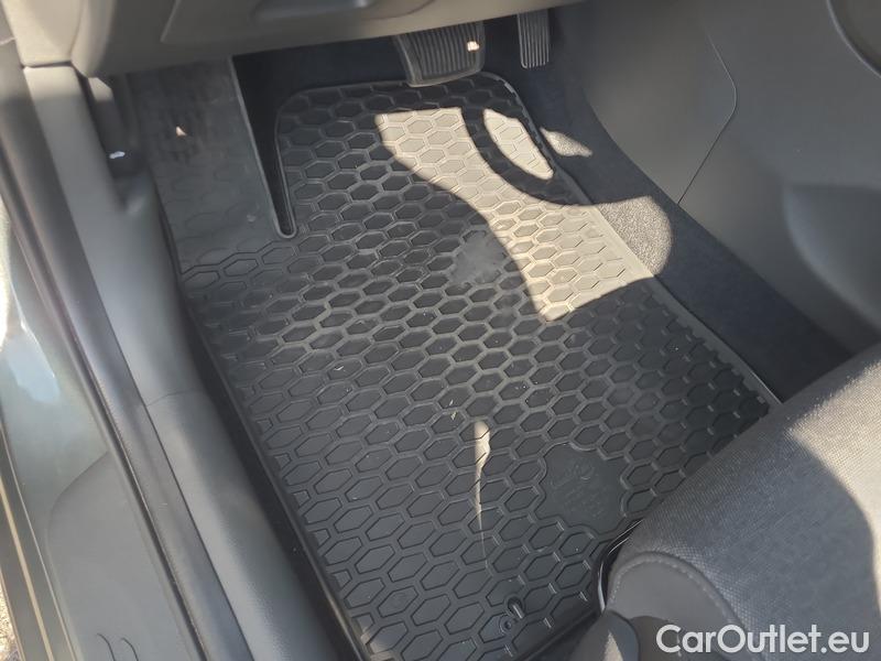  Hyundai  i30  Fastback (2018 ->)  FB 1.5TGDI 118 Smart AT #6