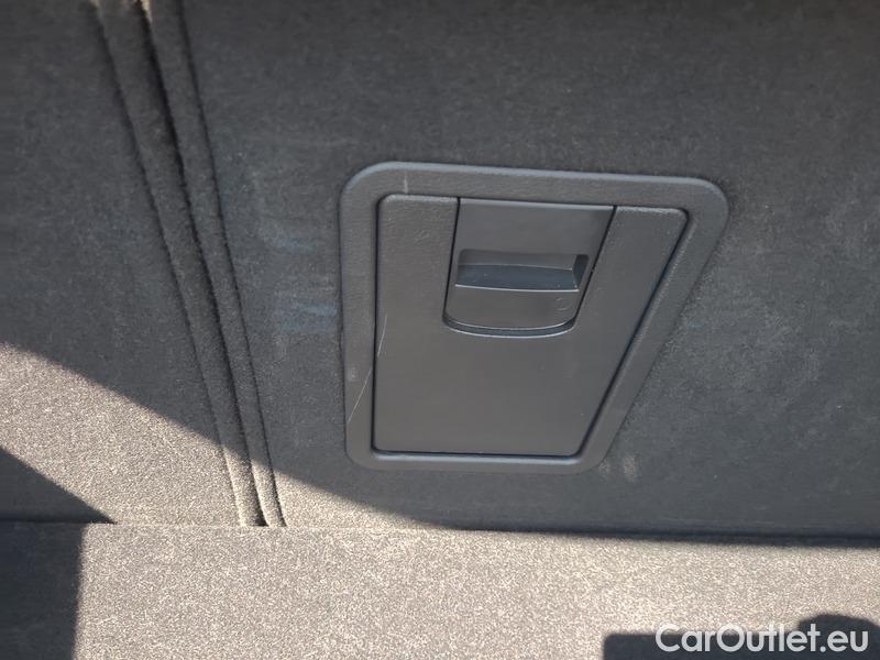  Hyundai  i30  Fastback (2018 ->)  FB 1.5TGDI 118 Smart AT #16