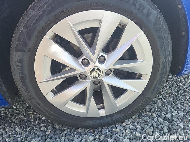  Skoda  Octavia  Combi (NX3)(2020) Oct.Combi 1.5TSI 110 Style #12
