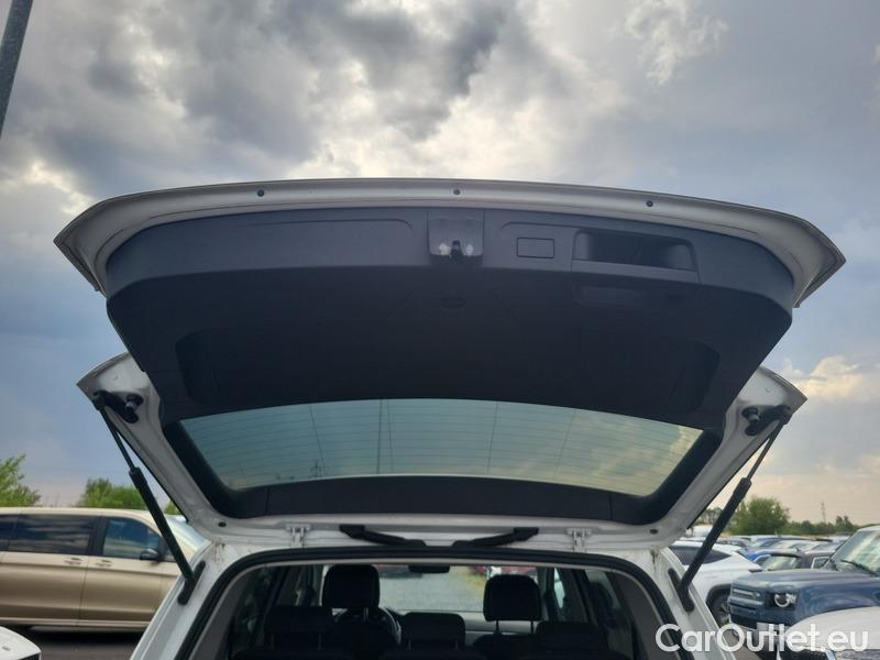  Volkswagen  Touran  (5T1)(2015)  2.0 TDI Maraton Edit AT #8