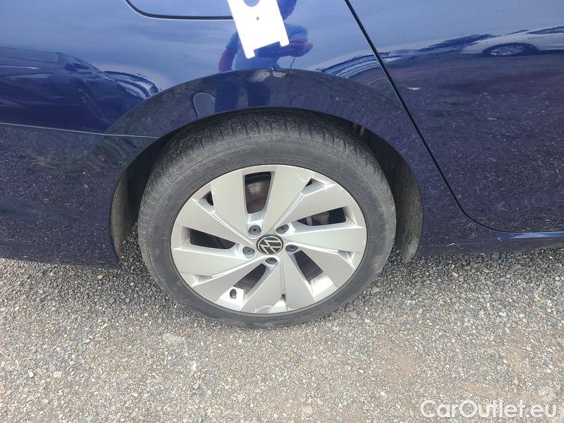  Volkswagen  Golf  VIII Variant (CG5) 2020 Var.1.5TSI 110 Style AT #8