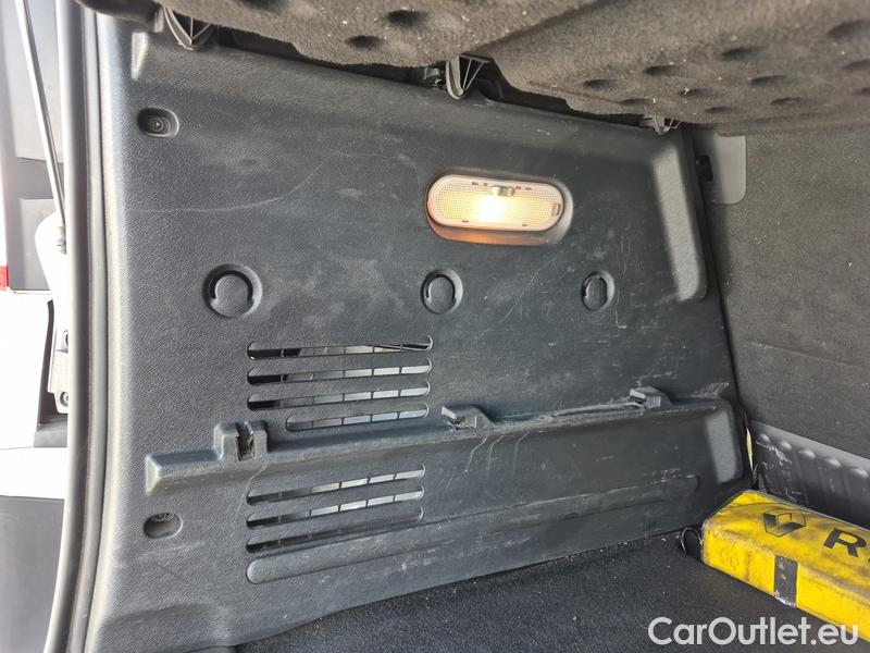  Renault  Kangoo  2 (2008)  1.5BdCi 95 Zen 5d #17