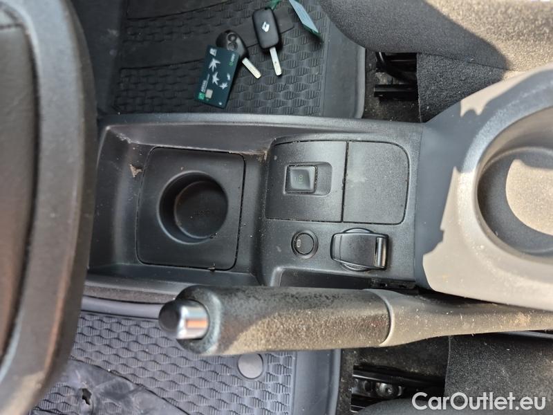  Renault  Kangoo  2 (2008)  1.5BdCi 95 Zen 5d #38