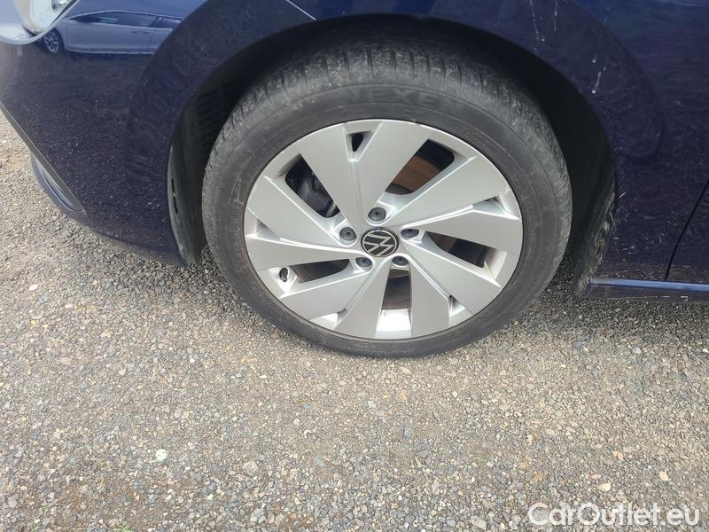  Volkswagen  Golf  VIII Variant (CG5) 2020 Var.1.5TSI 110 Style AT #2
