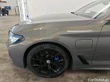  Bmw  Serie 5 BMW 5 Serie Touring 530e M Sport 5d + Pano, BMW M 50 Jahre uitvoering, Head-Up, Harman & Kardon, M Sportpakket Pro #14
