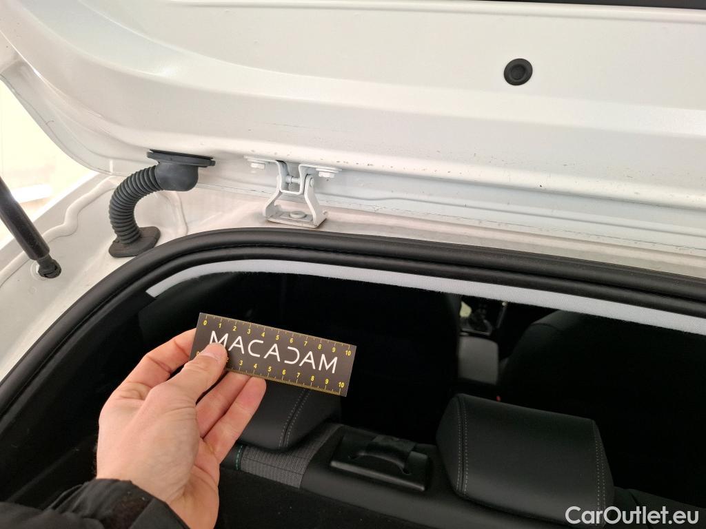  Peugeot  208  Allure Business 1.2 PureTech 100CV BVM6 E6d #24