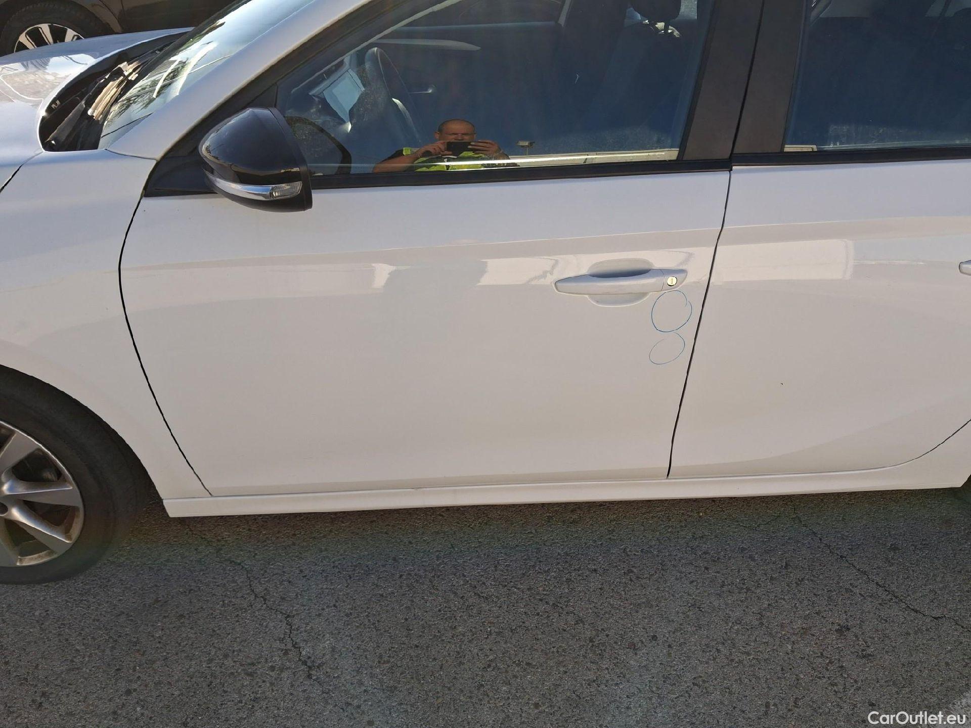  Opel  Corsa OPEL  / 2019 / 5P / berlina con portón 1.2T XHL 74kW (100CV) Edition (AC) #18