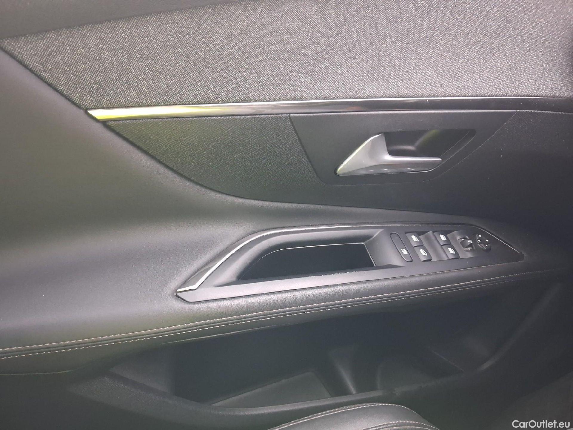  Peugeot  3008 PEUGEOT  / 2016 / 5P / todoterreno 1.5 BlueHDi 96kW (130CV) S&S Allure #5