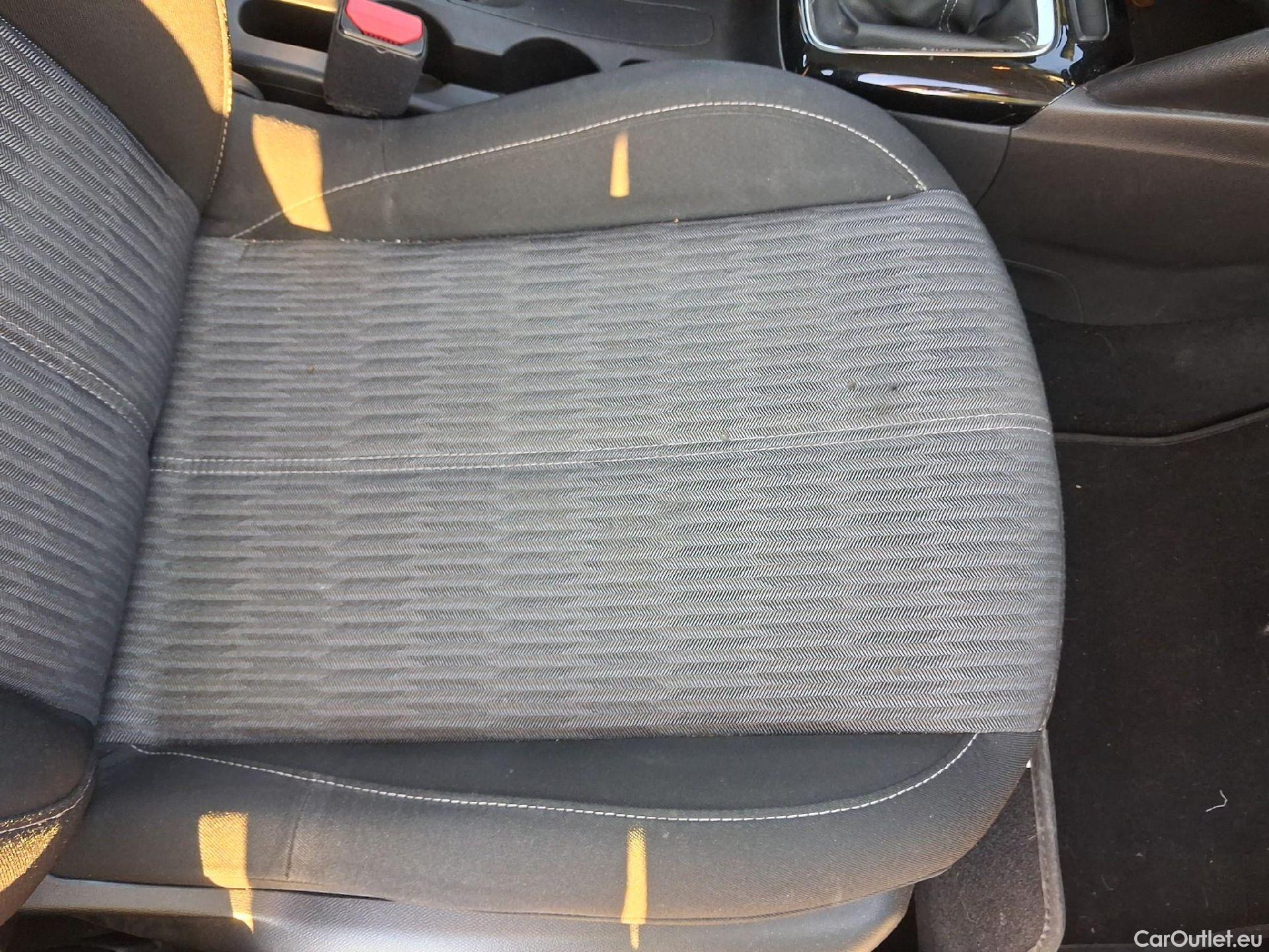  Opel  Corsa OPEL  / 2019 / 5P / berlina con portón 1.2T XHL 74kW (100CV) Edition (AC) #4