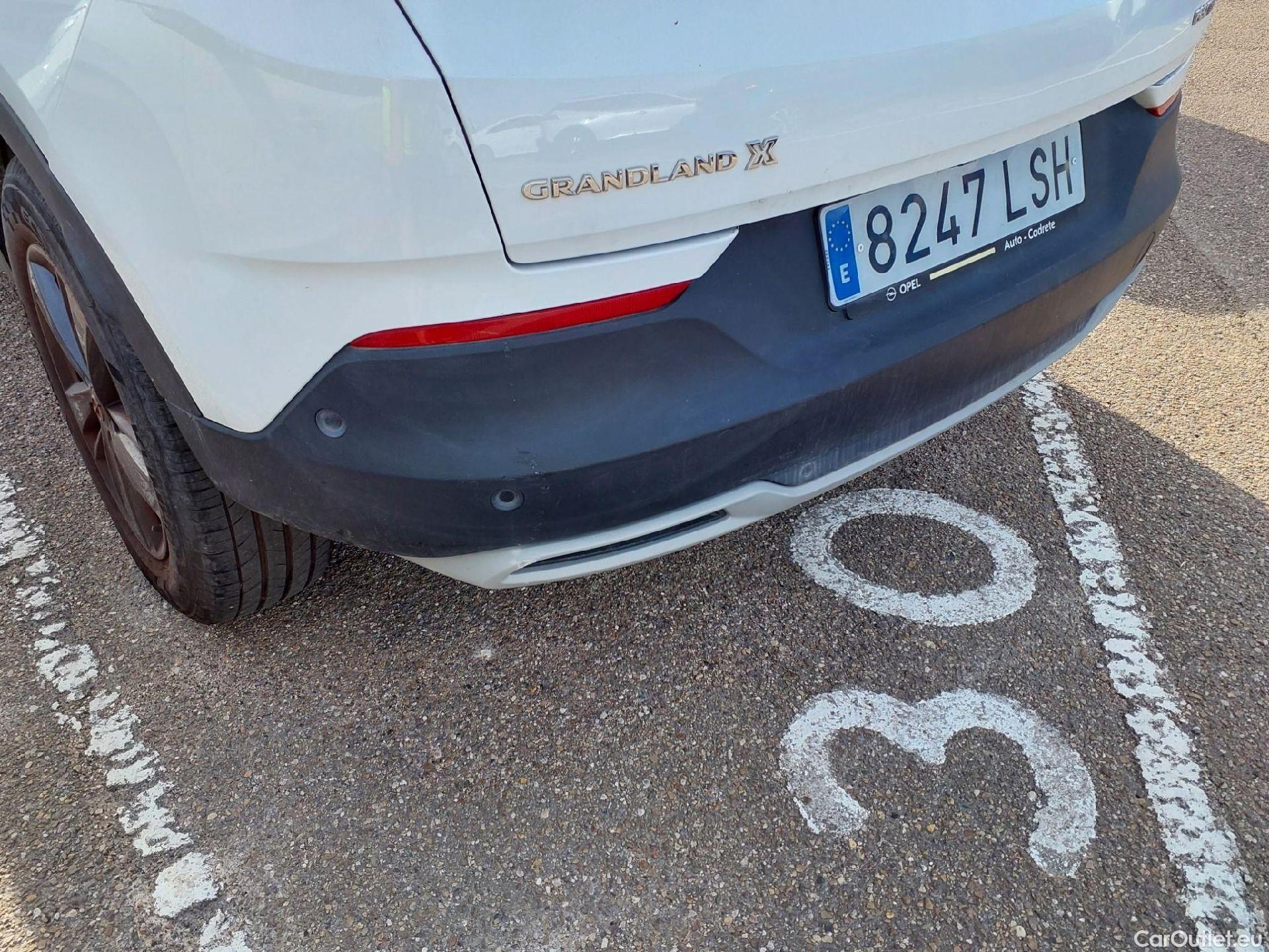 Opel   Grandland X OPEL / 2017 / 5P / todoterreno 1.2 Turbo Design Line #32