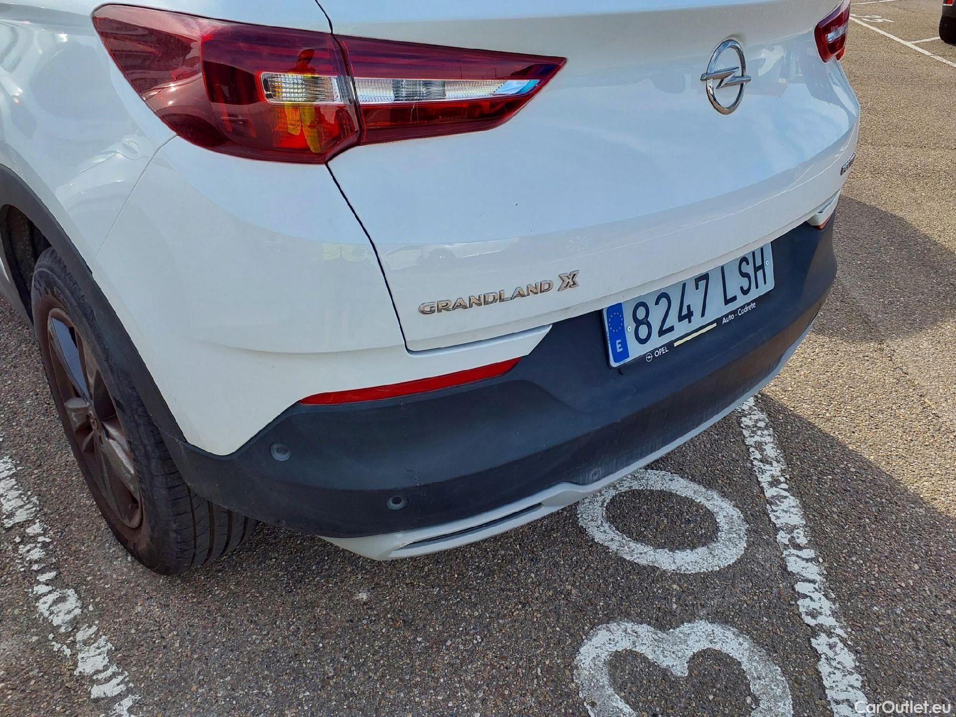  Opel   Grandland X OPEL / 2017 / 5P / todoterreno 1.2 Turbo Design Line #31