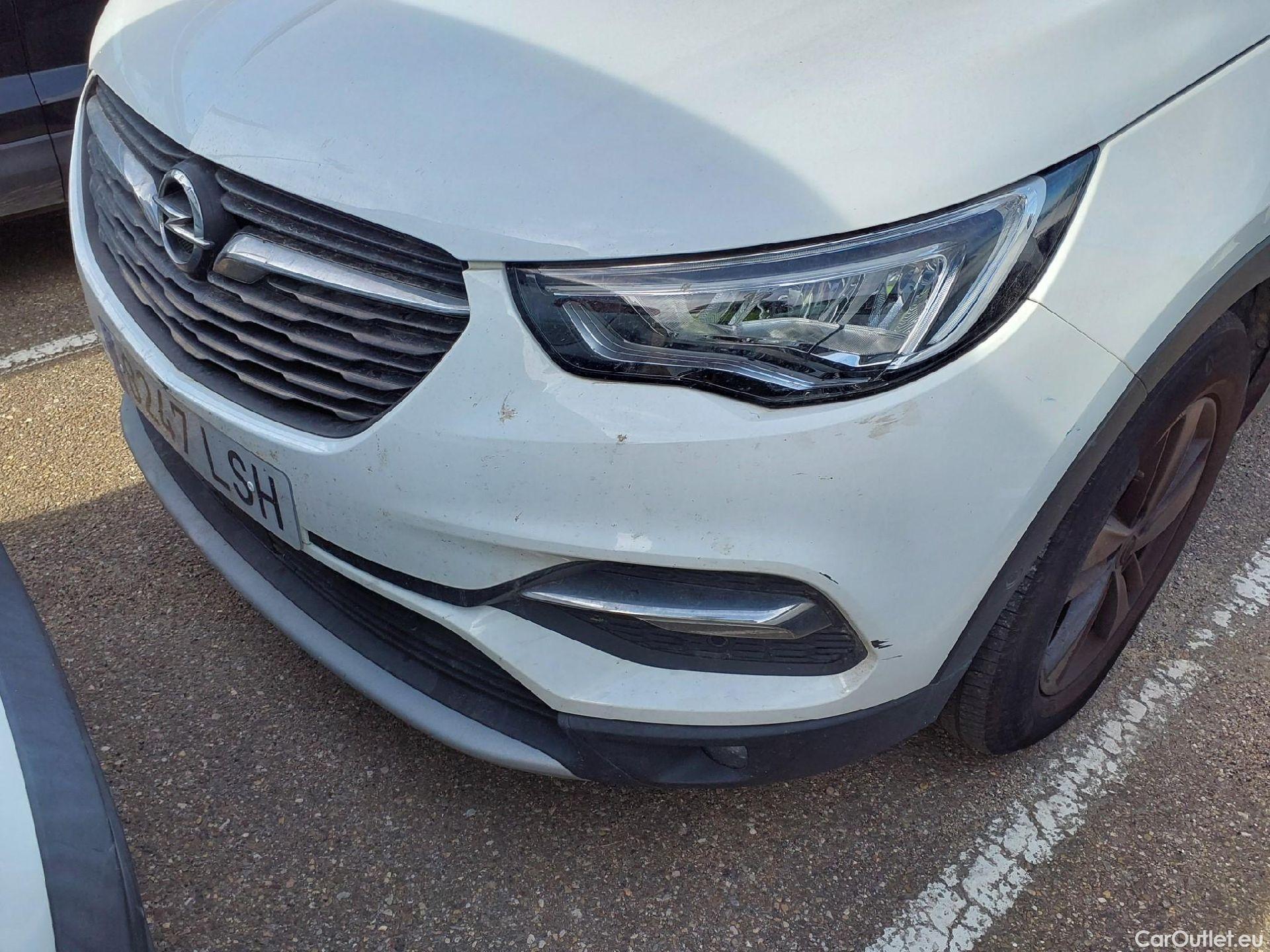  Opel   Grandland X OPEL / 2017 / 5P / todoterreno 1.2 Turbo Design Line #21
