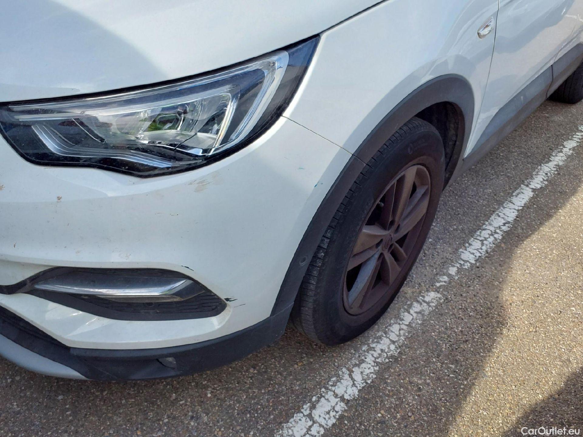  Opel   Grandland X OPEL / 2017 / 5P / todoterreno 1.2 Turbo Design Line #22