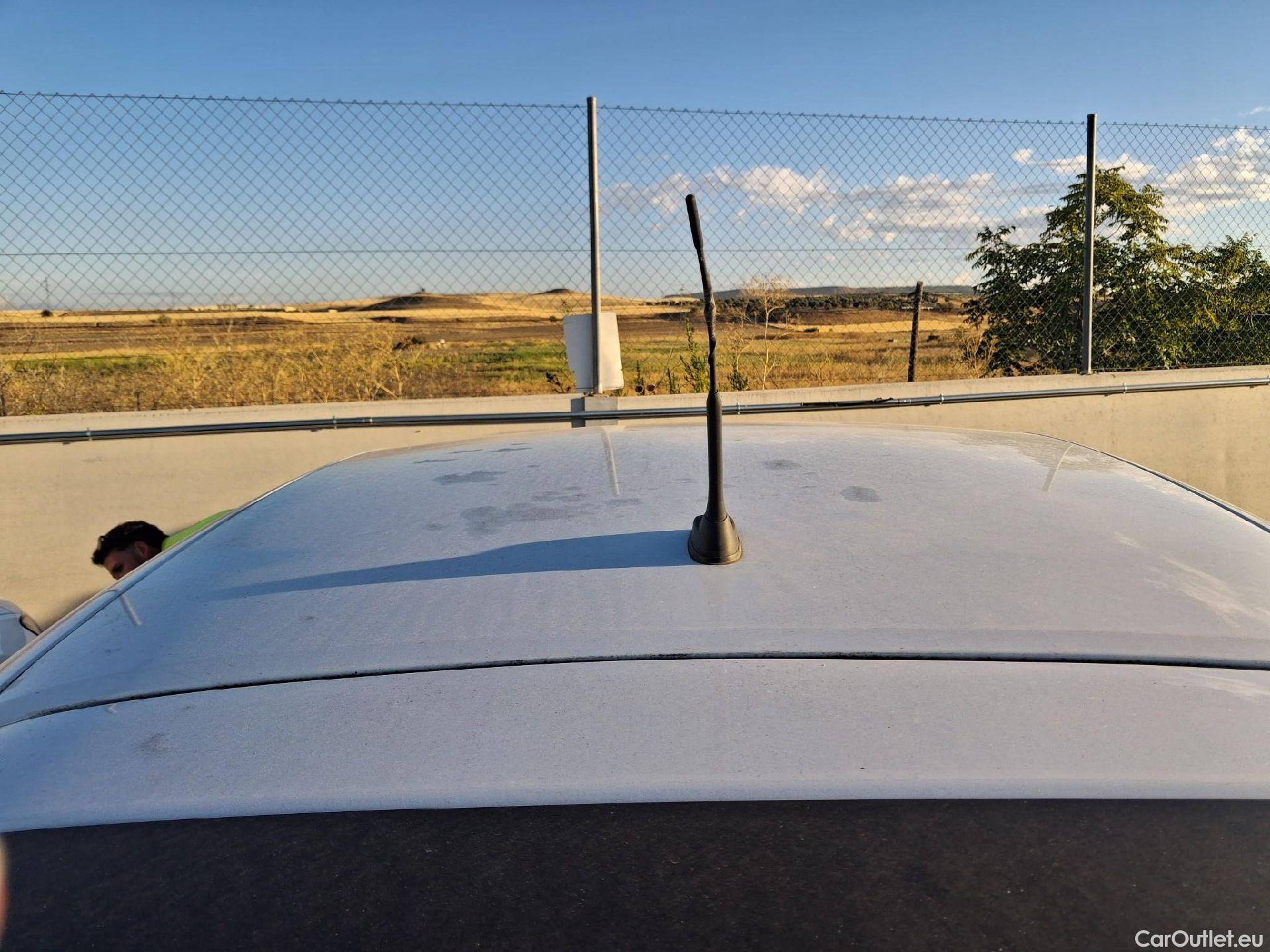  Opel  Corsa OPEL  / 2019 / 5P / berlina con portón 1.2T XHL 74kW (100CV) Edition (AC) #9