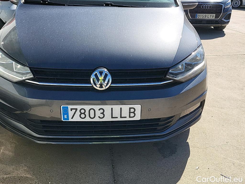  Volkswagen  Touran VOLKSWAGEN  / 2015 / 5P / monovolumen compacto Business 2.0 TDI 85kW (115CV) DSG #1