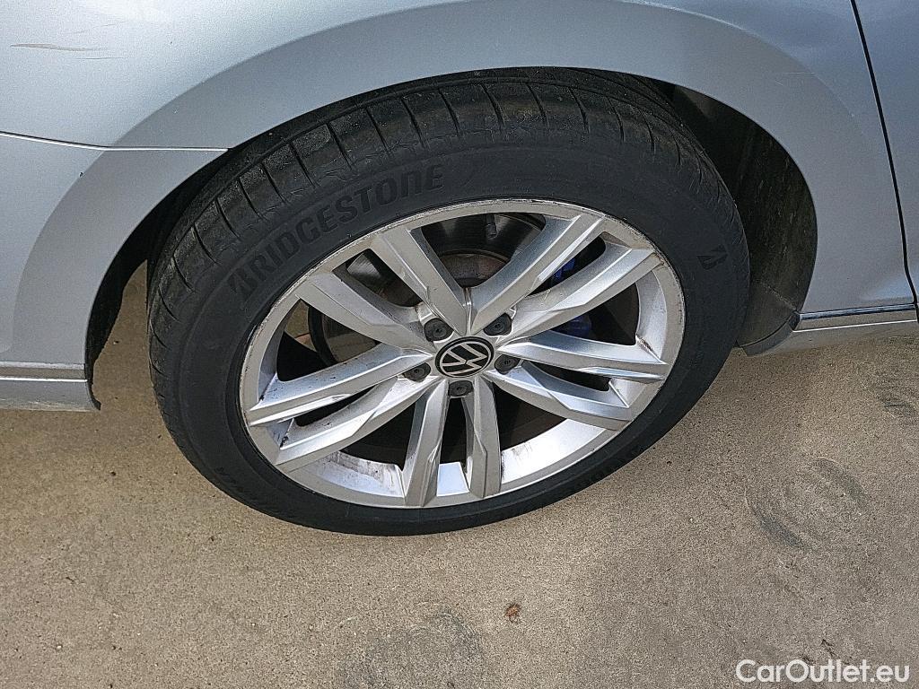  Volkswagen  Passat VOLKSWAGEN  / 2019 / 5P / familiar Variant GTE 1.4 TSI e-Power 115kW + 85kW #11