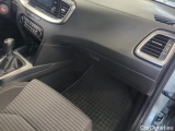 KIA  Cee'd KIA  1.5 T-GDI 160KM 6MT M 5d #25