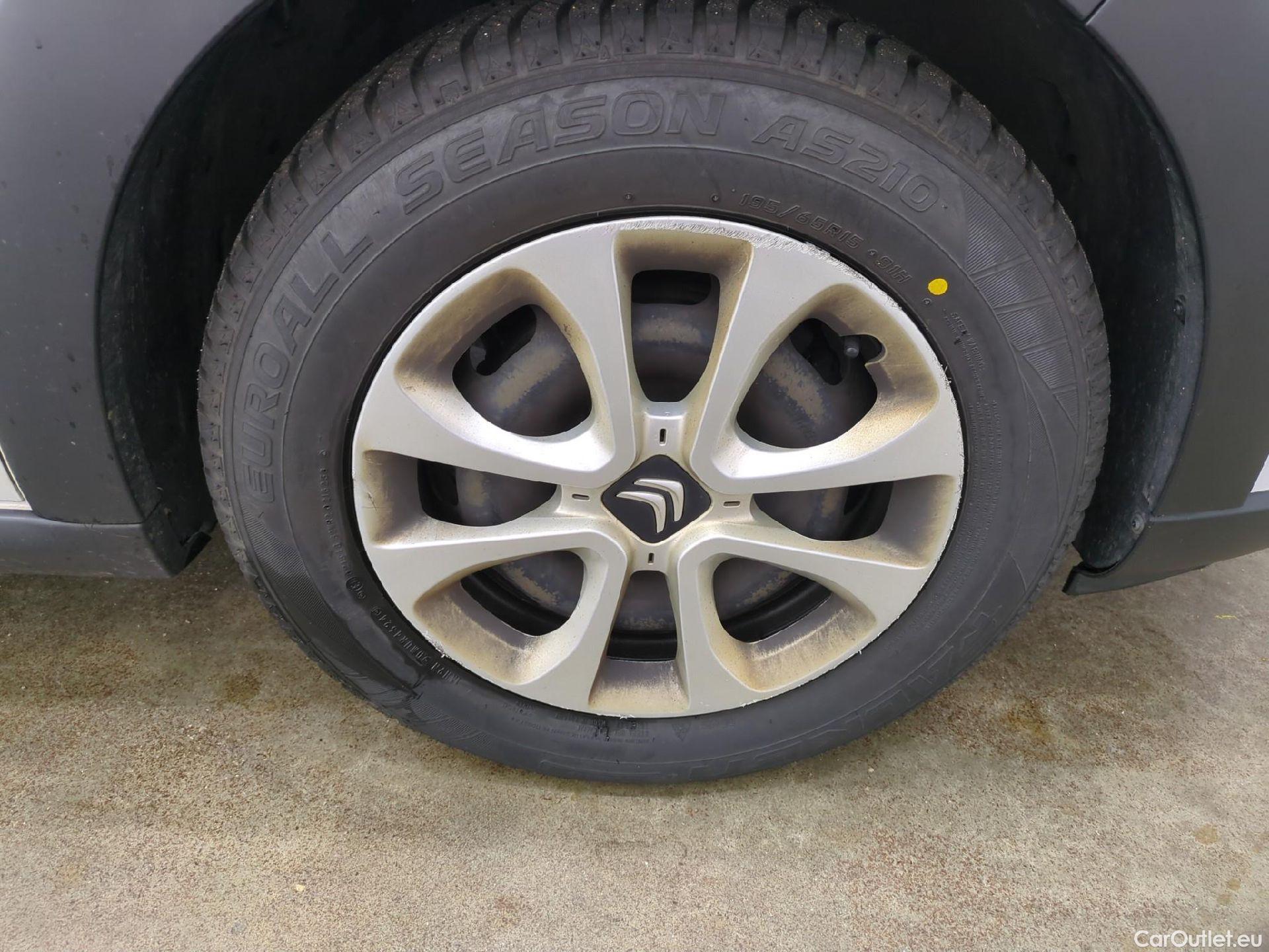  Citroen  C3  Société Feel 1.5 BlueHDI 100CV BVM5 E6dT #2