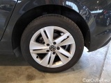  Volkswagen  Golf  VOLKSWAGEN / 2019 / 5P / BERLINA 2.0 TDI SCR 85KW LIFE DSG #19
