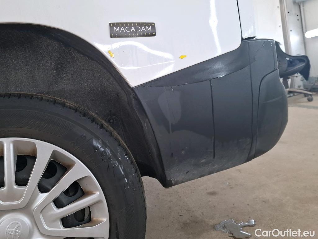  Toyota  Proace TOYOTA  City / 2019 / 4P / Fourgonnette 1.5 Long 130 D-4D Business #3