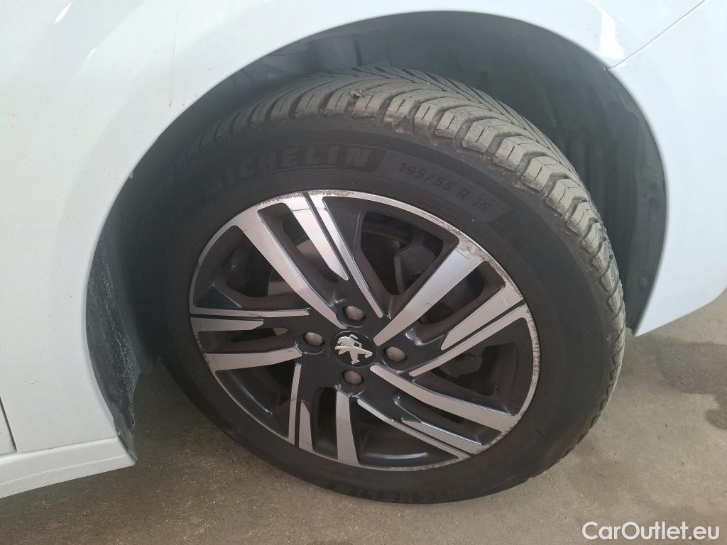  Peugeot  208  Allure Business 1.2 PureTech 100CV BVM6 E6d #18