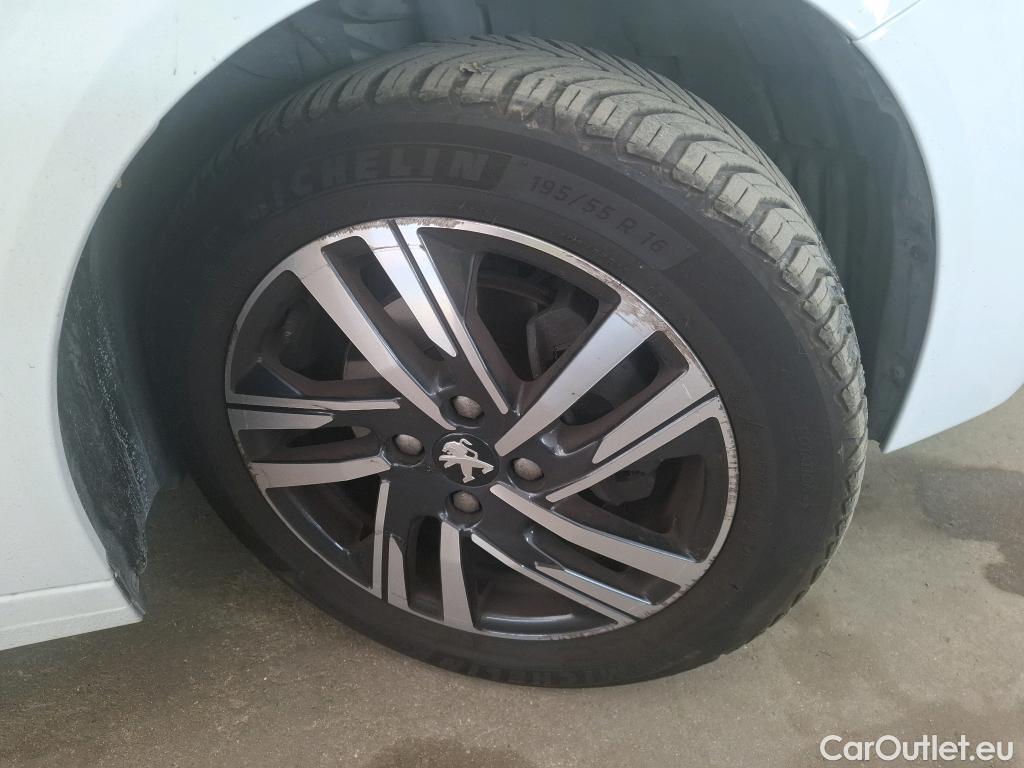  Peugeot  208  Allure Business 1.2 PureTech 100CV BVM6 E6d #36