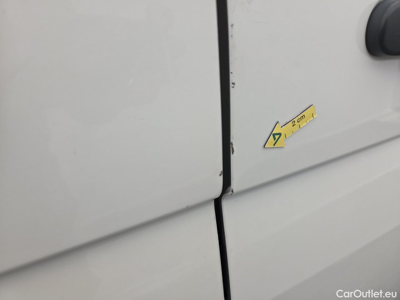 Volkswagen  Transporter 2.0 TDI 102CP LR #8