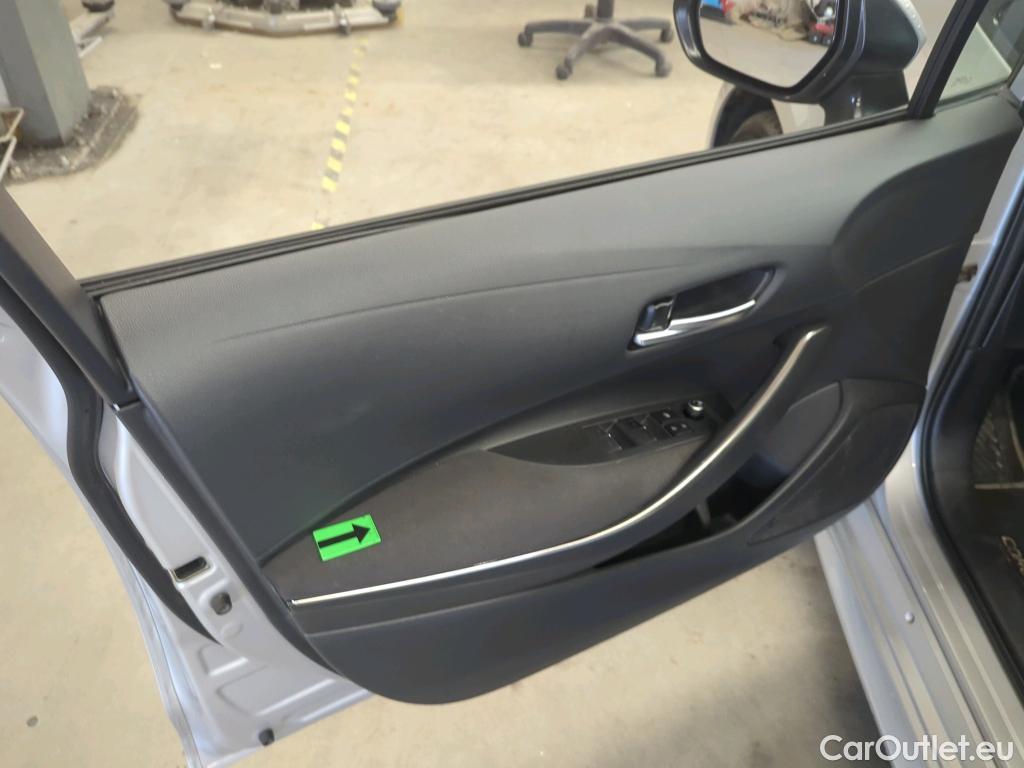 Toyota  Corolla 1.8 Hybrid Dynamic HSD E-CVT #21