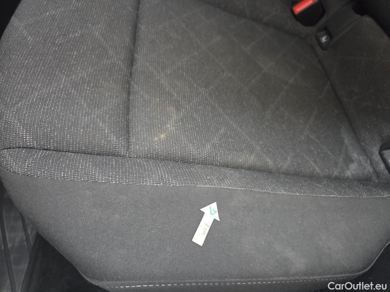  Volkswagen  Golf  Life 2.0 TDI DSG #31