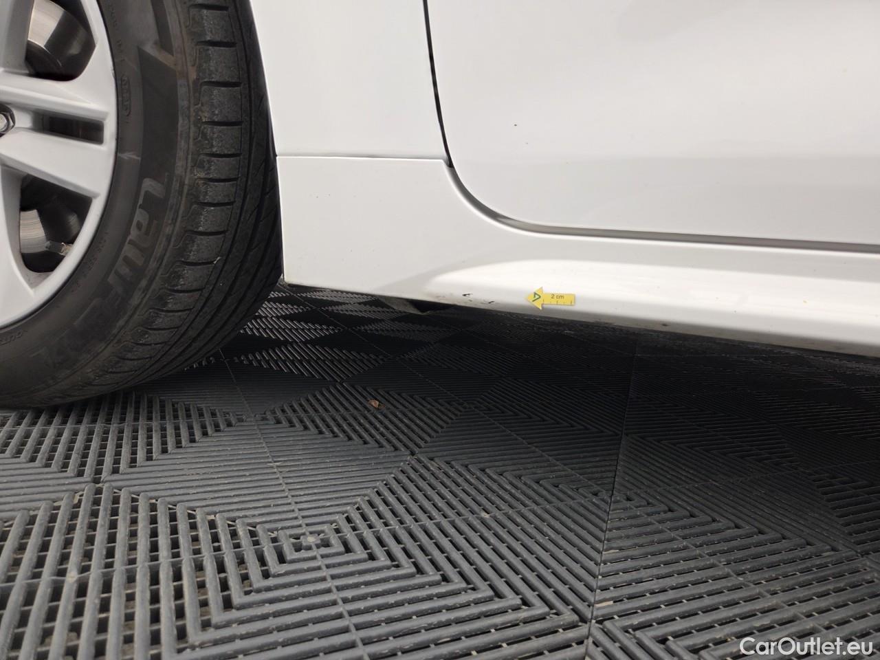  Toyota  Corolla 1.8 Hybrid Dynamic HSD TS E-CVT #3