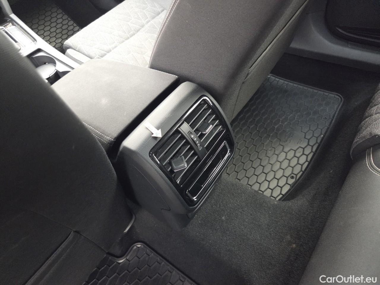  Volkswagen  Passat Var.Comfortline 2.0 TDI DSG 150 CP #49