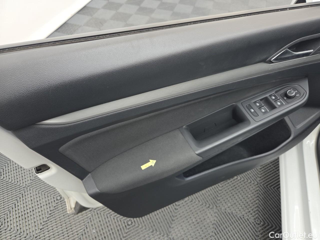  Volkswagen  Golf  Life 2.0 TDI DSG #22