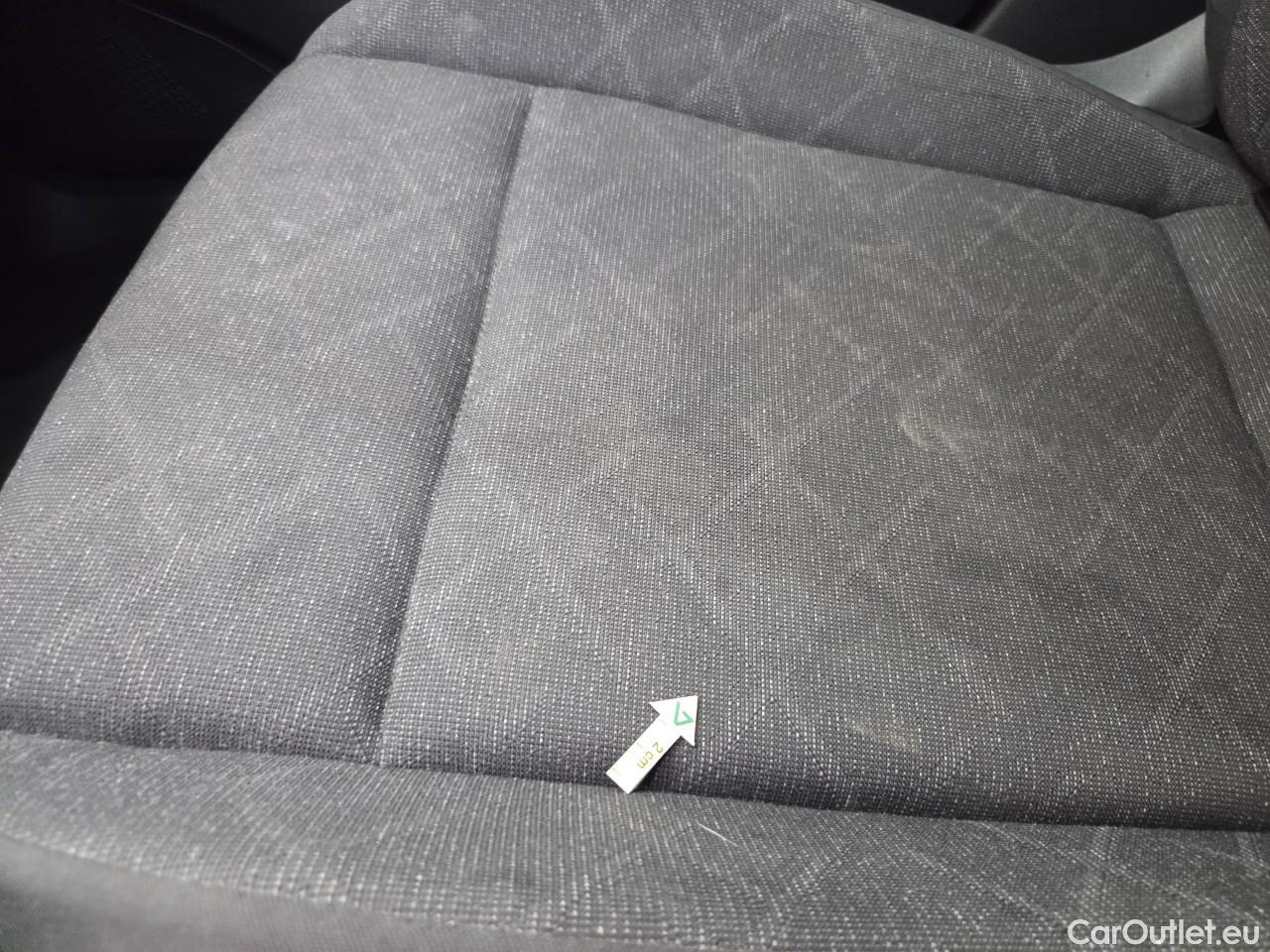  Volkswagen  Golf  Life 2.0 TDI DSG #24