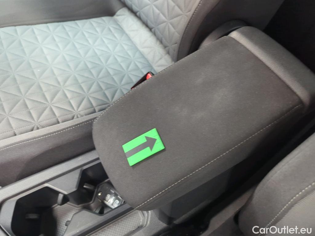  Volkswagen  Tiguan Life1.5 TSI 150CP DSG #24