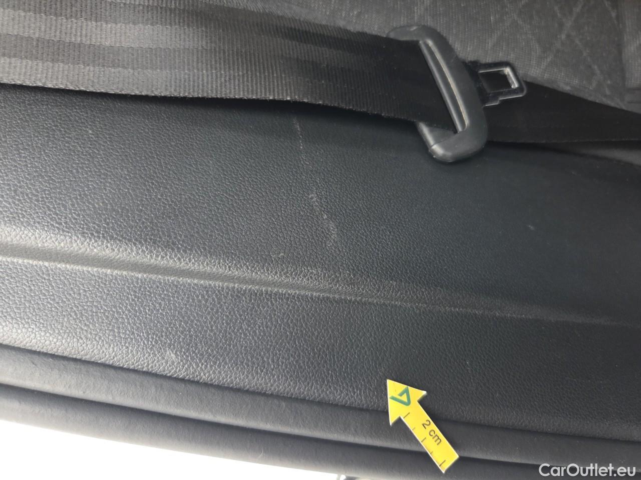  Volkswagen  Golf  Life 2.0 TDI DSG #34