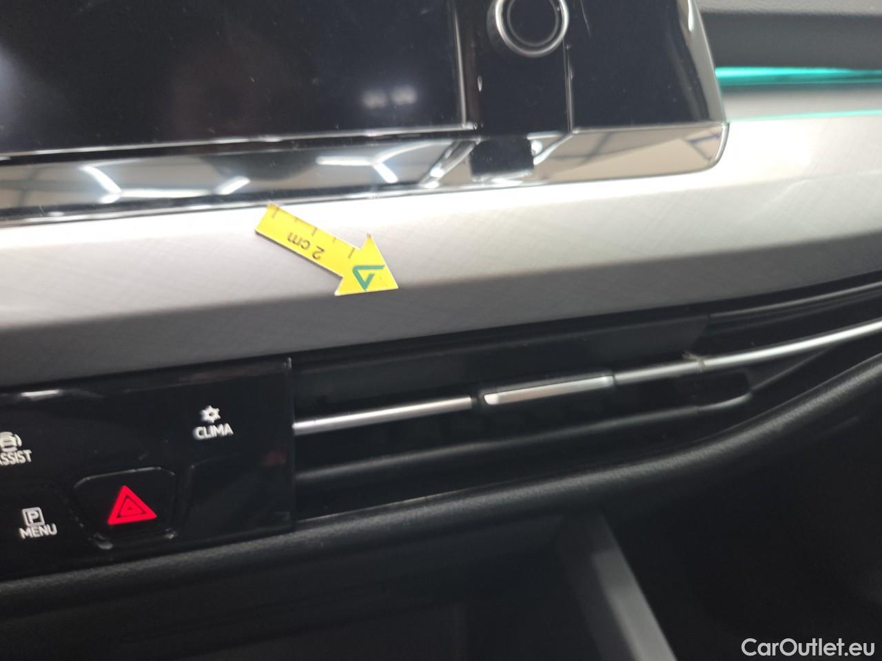  Volkswagen  Golf  Life 2.0 TDI DSG #26