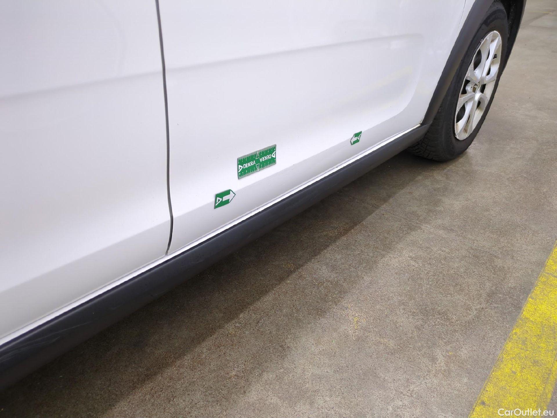  Citroen  C3  Société Feel 1.5 BlueHDI 100CV BVM5 E6dT #23