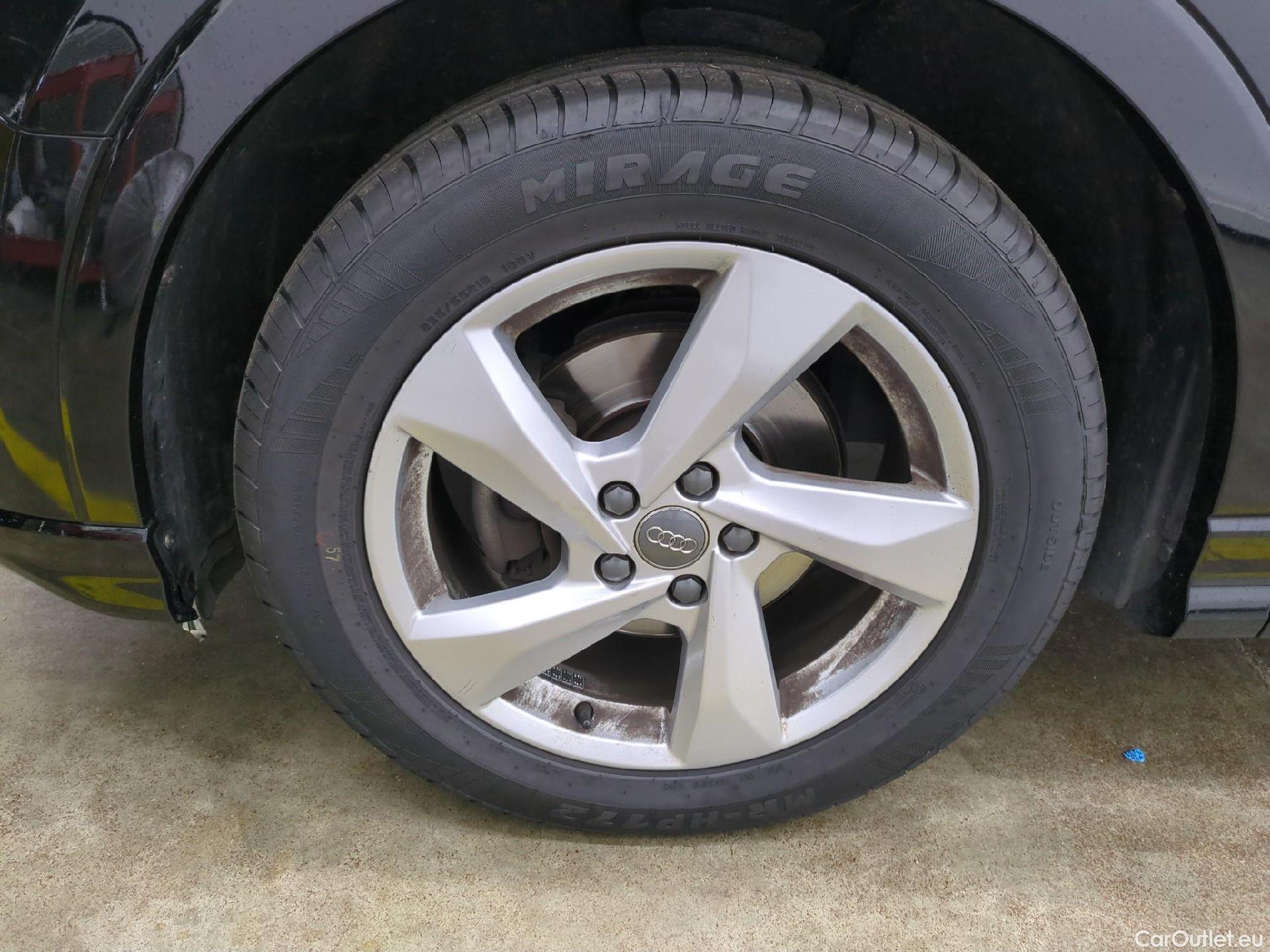  Audi  Q3  35 TFSI Design luxe 1.5 TFSI 150CV BVA7 E6dT #1