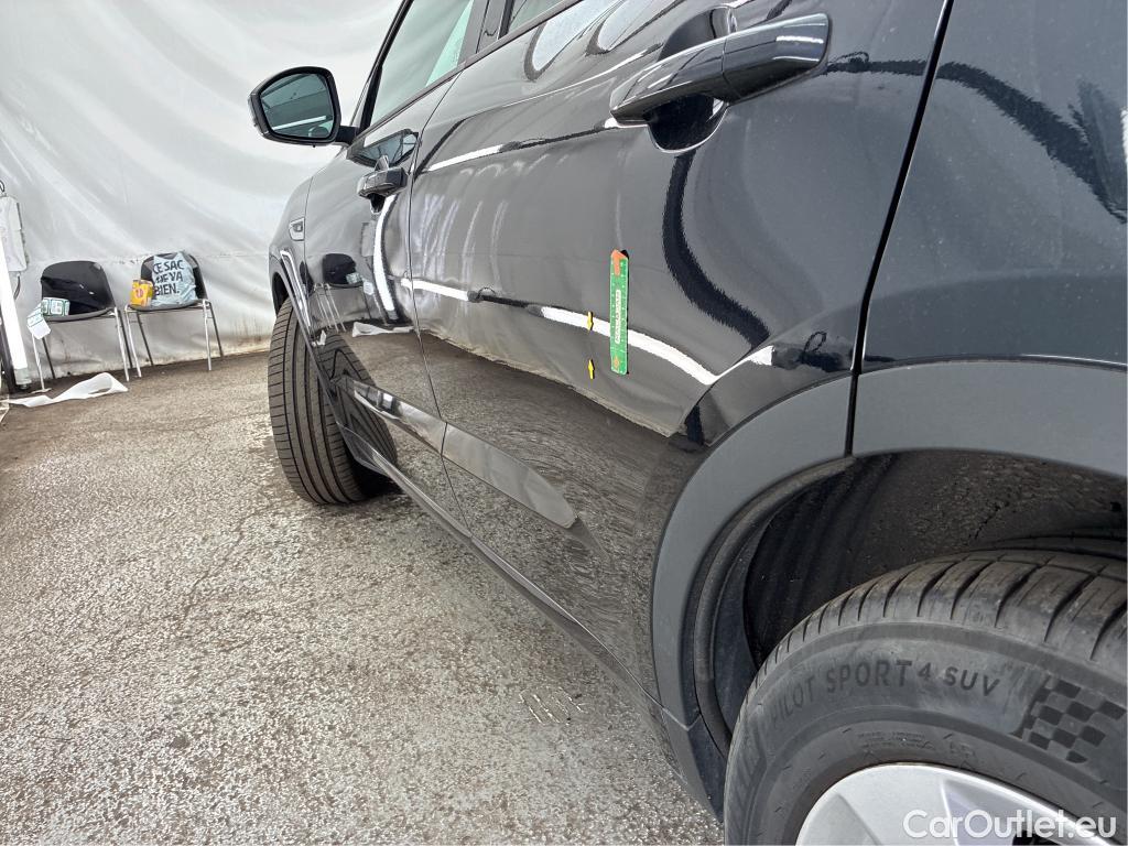  Jaguar  E-PACE JAGUAR  / 2017 / 5P / SUV D150 BVM AWD R-DYNAMIC S #12